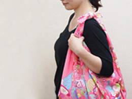 風呂敷バッグを持ち歩く